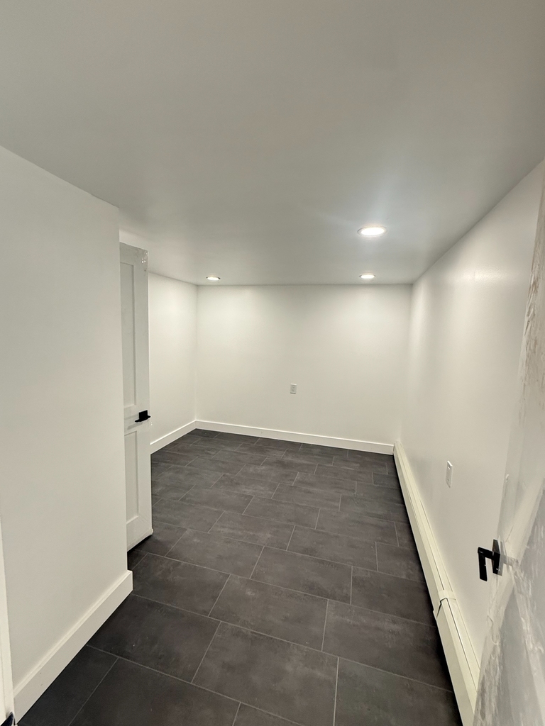610 Laurelton Boulevard - Photo 17