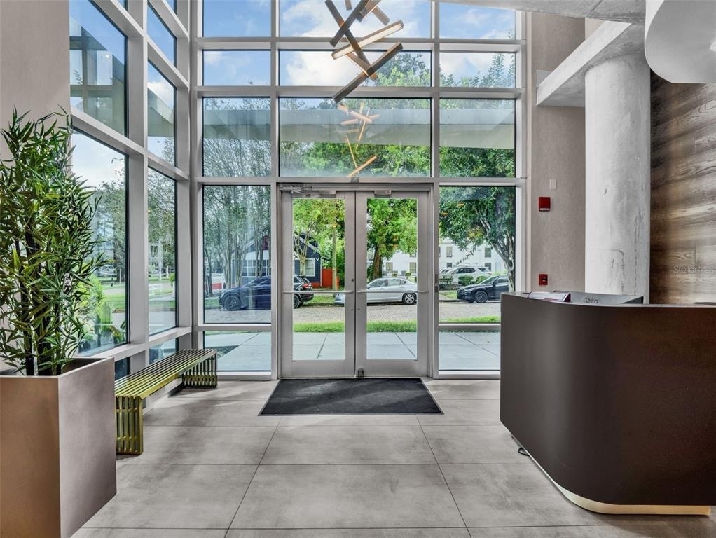 525 E Jackson Street - Photo 4