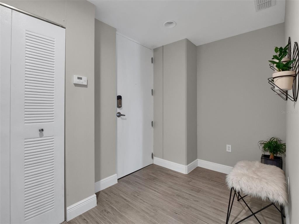 525 E Jackson Street - Photo 25