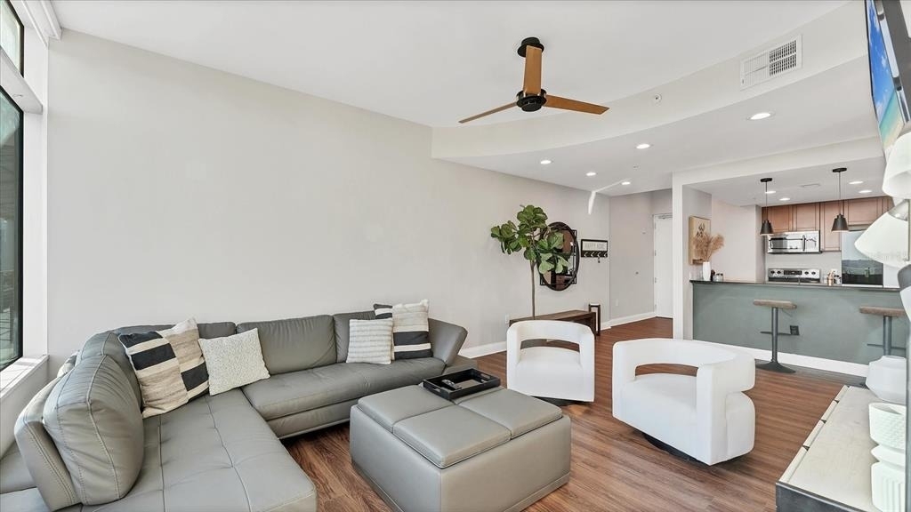 525 E Jackson Street - Photo 10