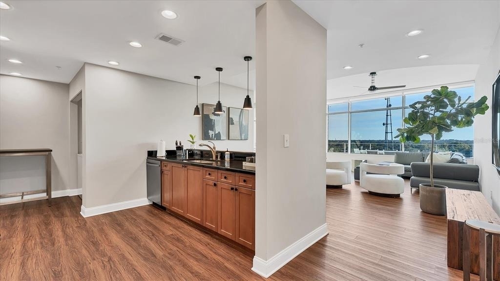 525 E Jackson Street - Photo 18