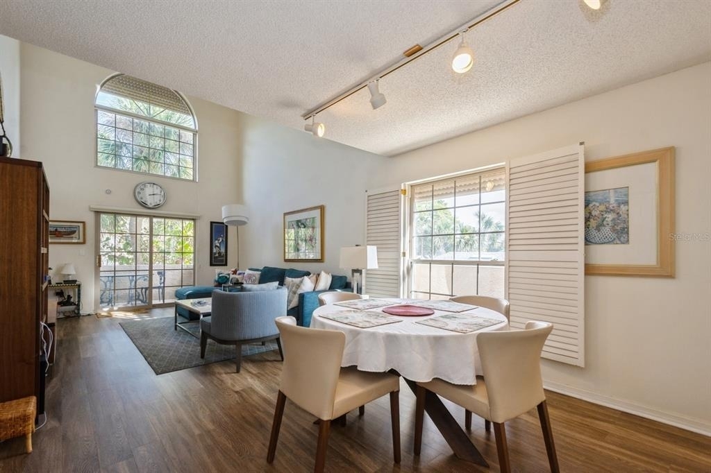 1195 Coquille Street - Photo 6