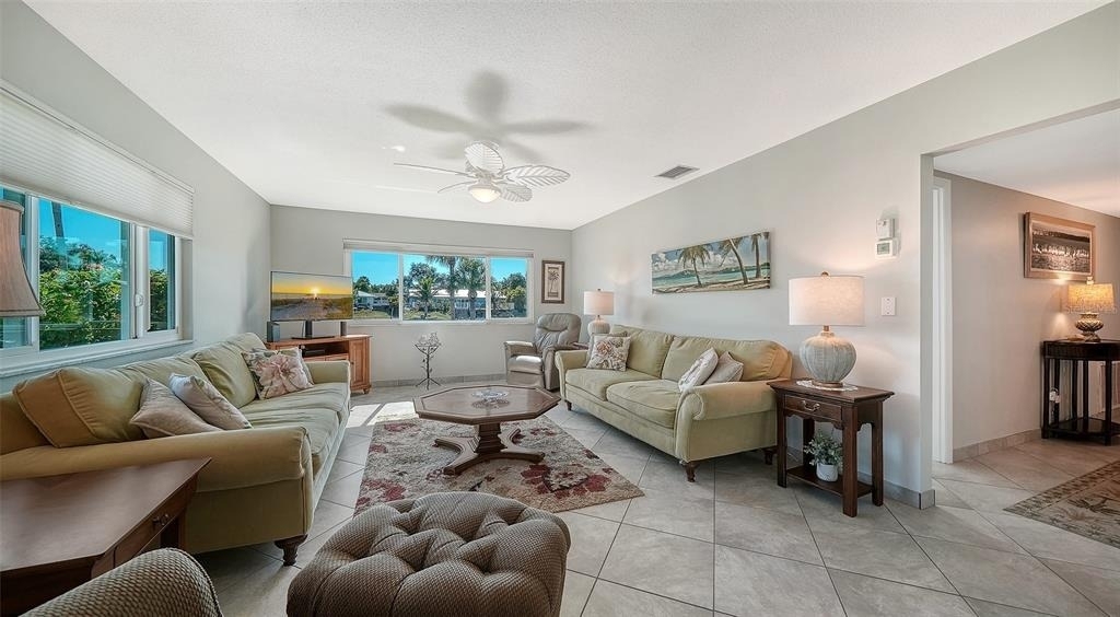 2657 Riverbluff Parkway - Photo 4