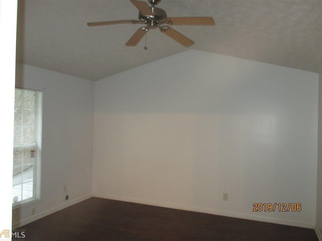 2296 Strathmoor Manor Drive - Photo 8
