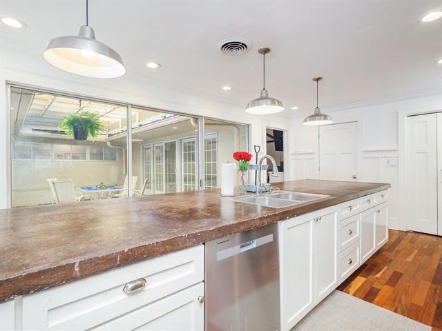 1909 8th Street - Photo 4