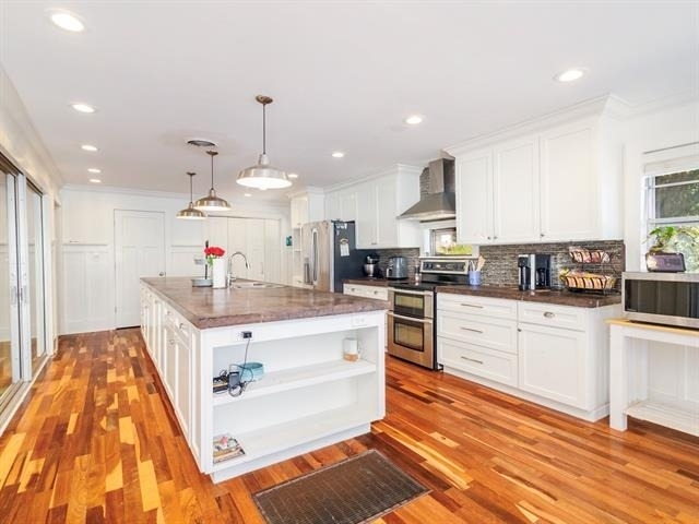 1909 8th Street - Photo 3