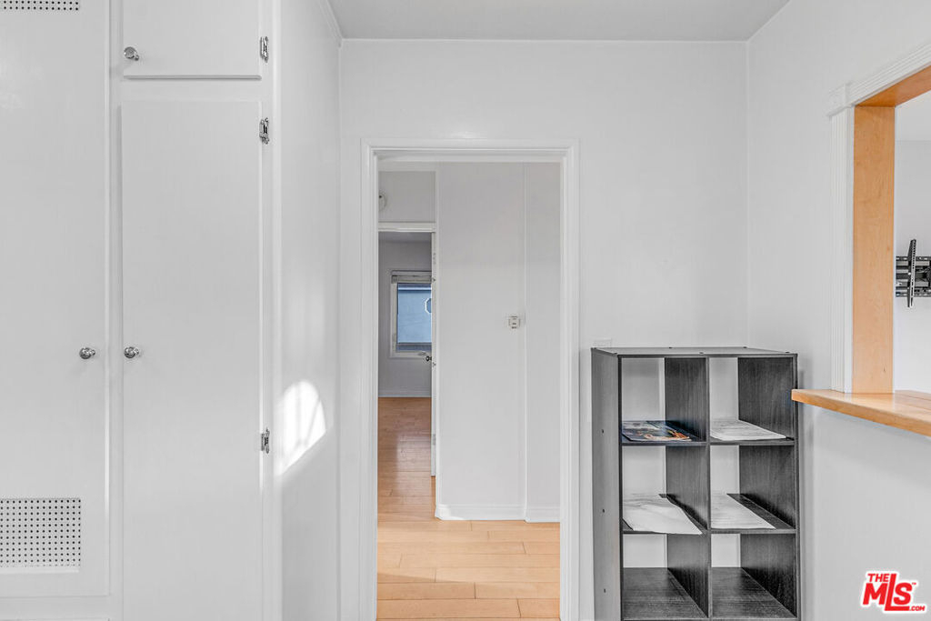 1352 Ocean Park Boulevard - Photo 6
