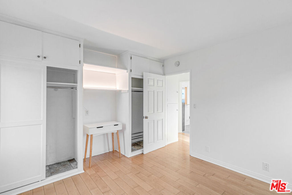 1352 Ocean Park Boulevard - Photo 8