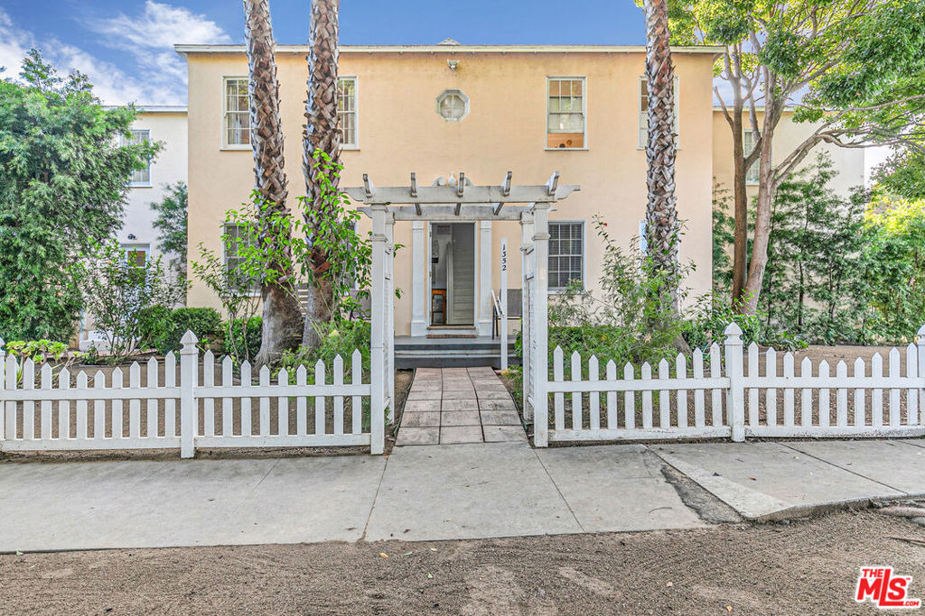 1352 Ocean Park Boulevard - Photo 10