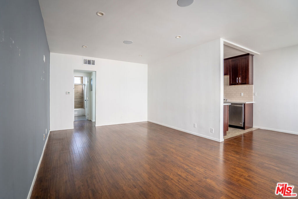 5831 Carlton Way - Photo 10