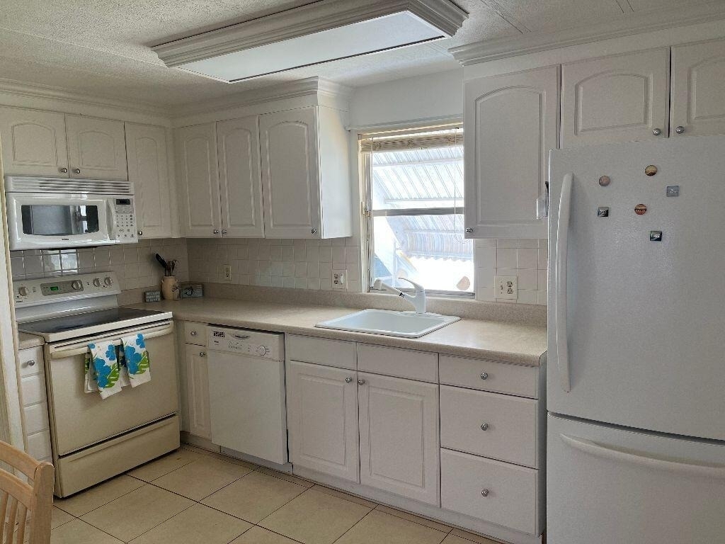 6948 Se Delegate Street - Photo 2