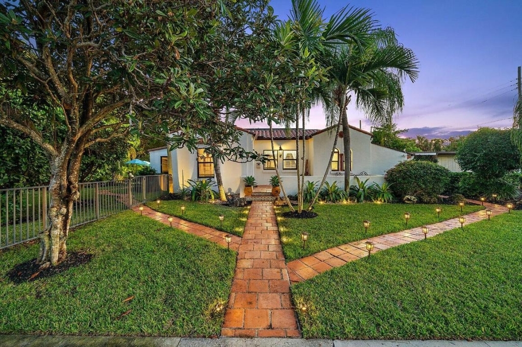 400 33rd Street - Photo 1