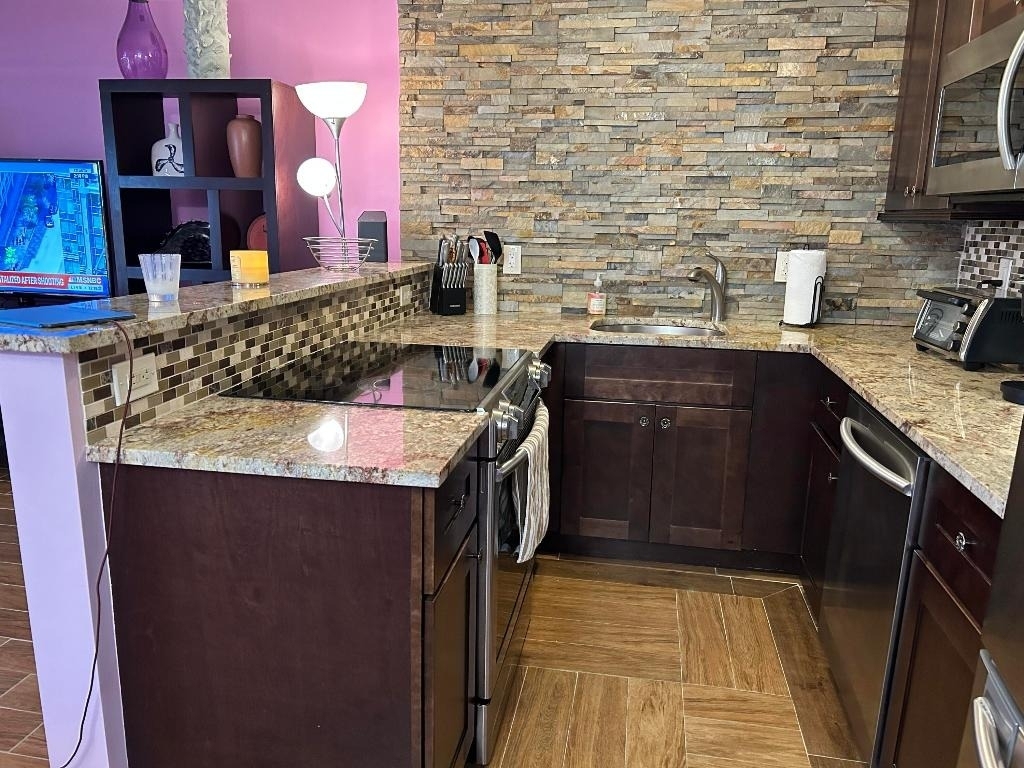 3070 Cornwall D - Photo 1