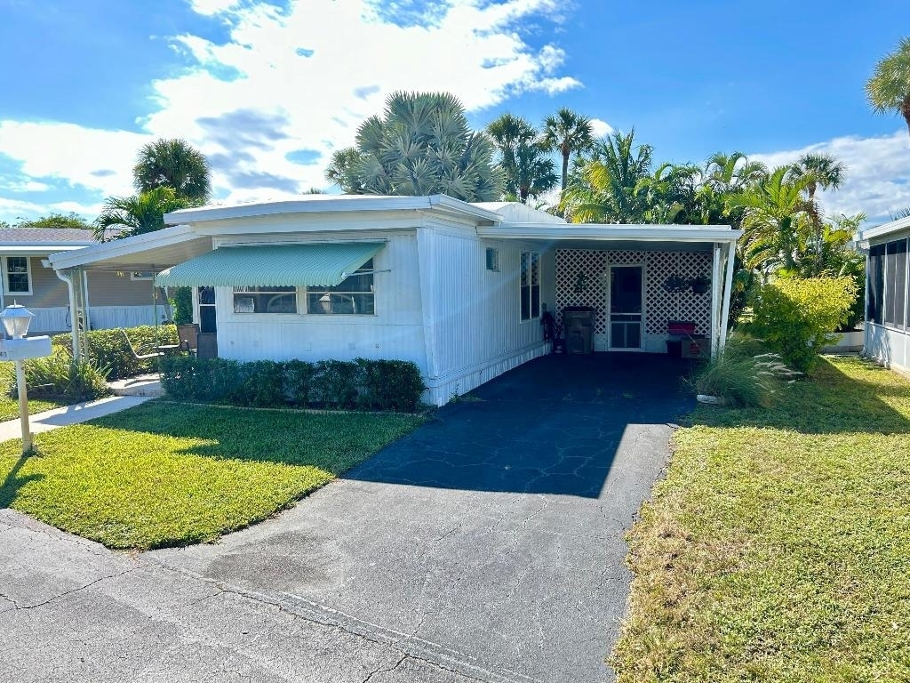 425 E Bougainvillea Drive - Photo 2