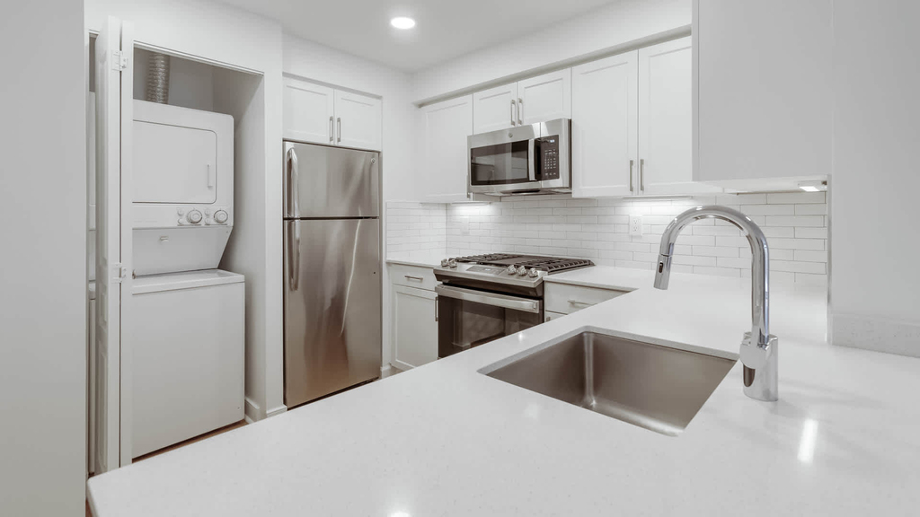 4411 Connecticut Ave. Nw - Photo 4