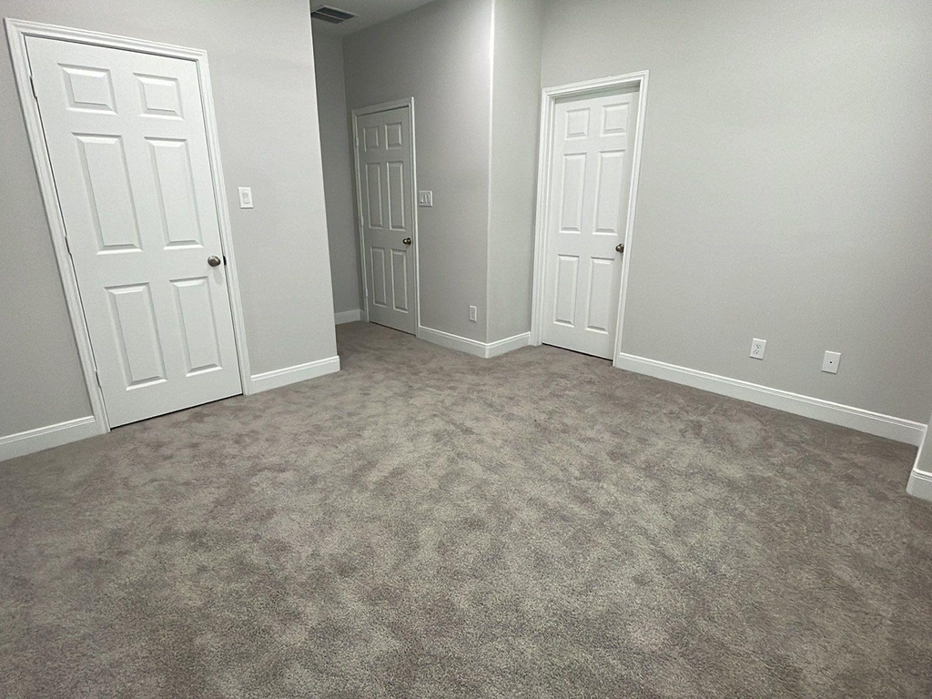 832 Elkhart Street - Photo 7