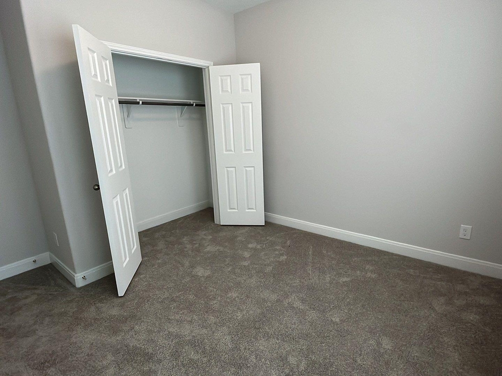 832 Elkhart Street - Photo 8