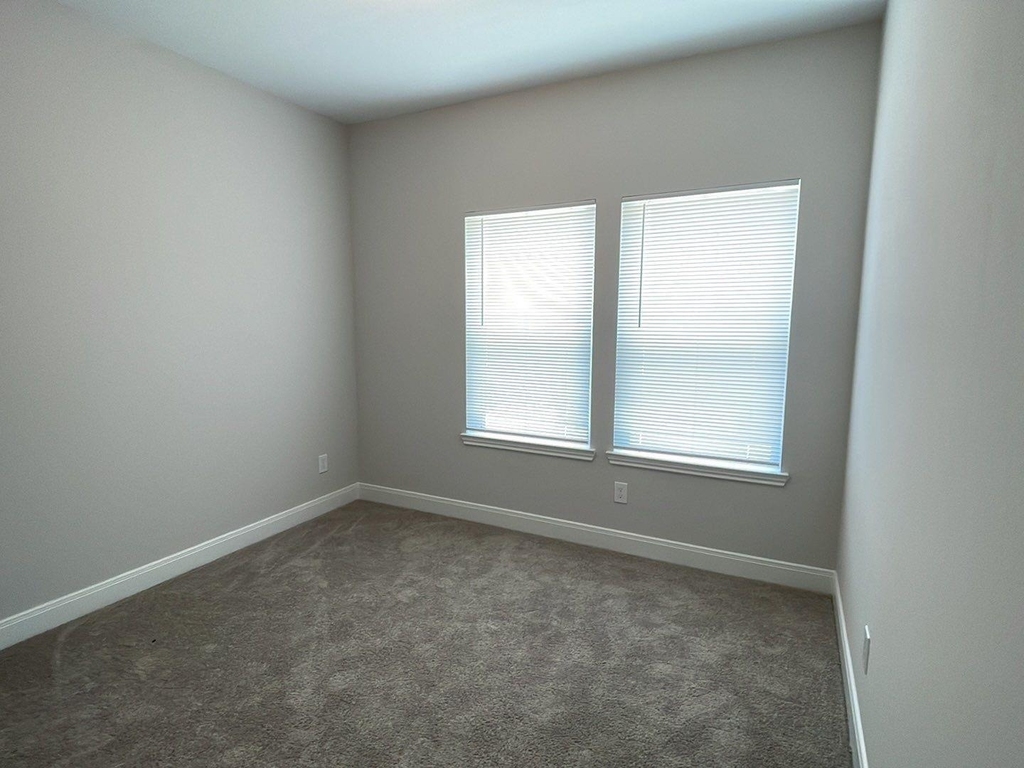 832 Elkhart Street - Photo 13