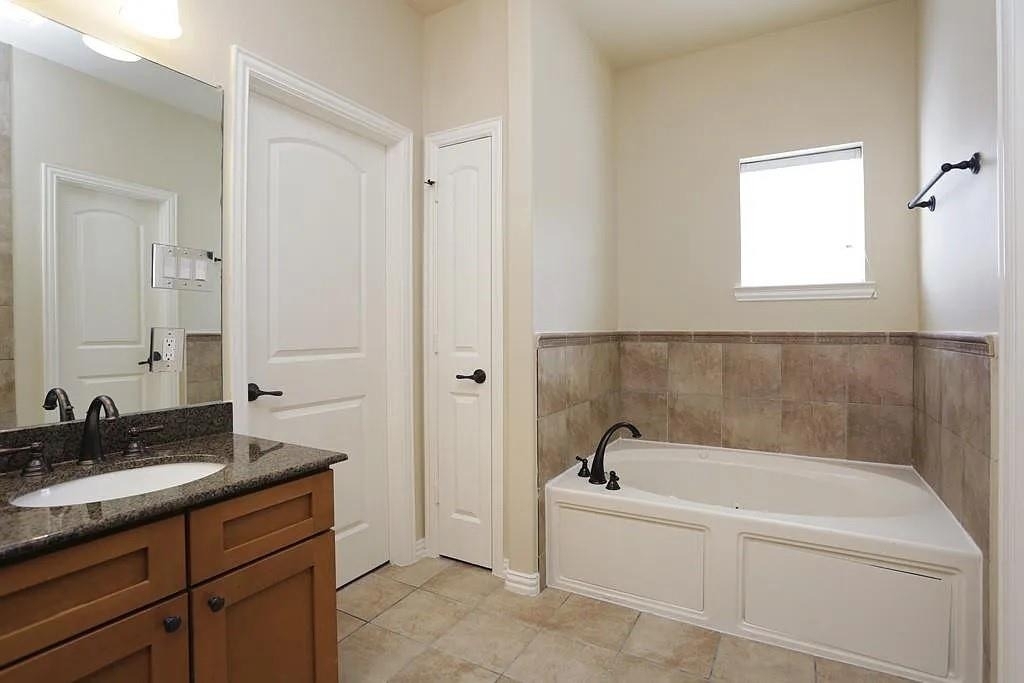 5615 Winsome Villas Lane - Photo 12
