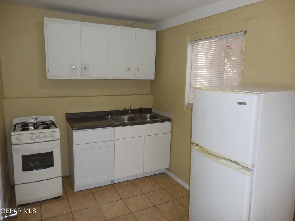 8316 Mercury Street - Photo 2