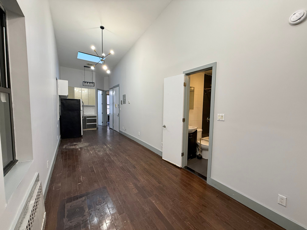 28 Wilson Avenue - Photo 0