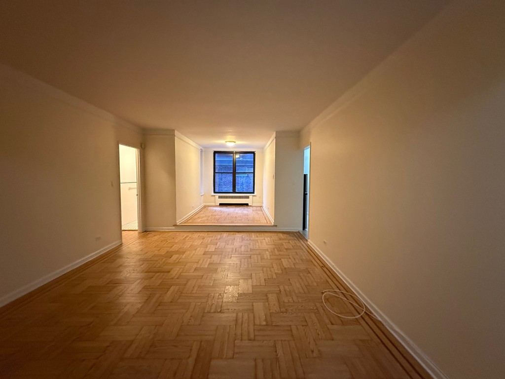 124 East 24th Street - Photo 4