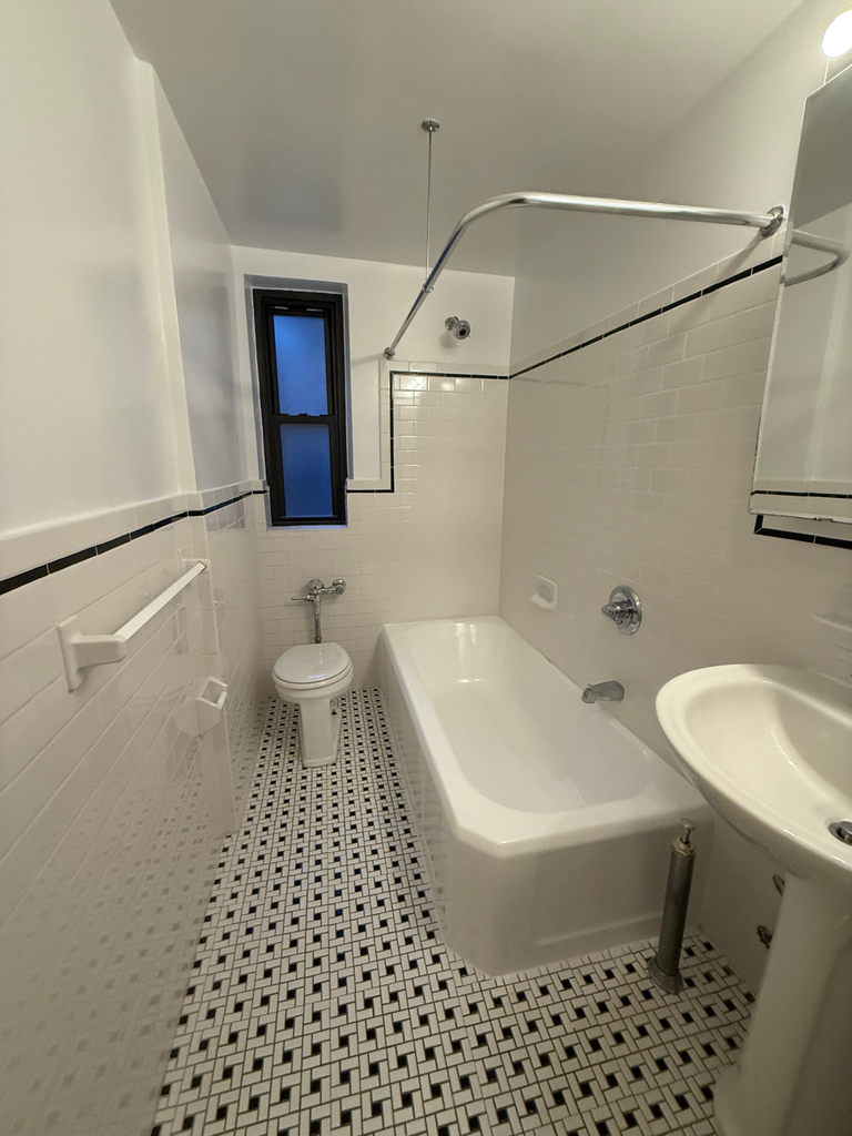124 East 24th Street - Photo 12