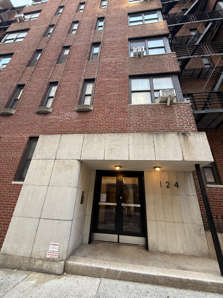 124 East 24th Street - Photo 15