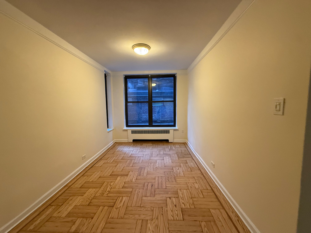124 East 24th Street - Photo 5