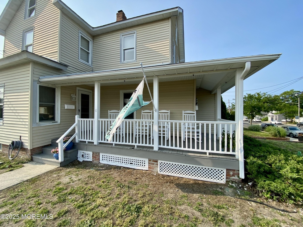 601 Main Street - Photo 2