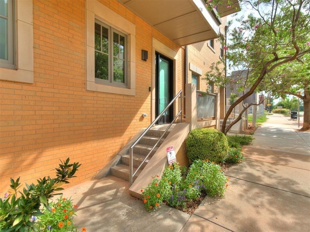 115 Ne 3rd Street - Photo 2