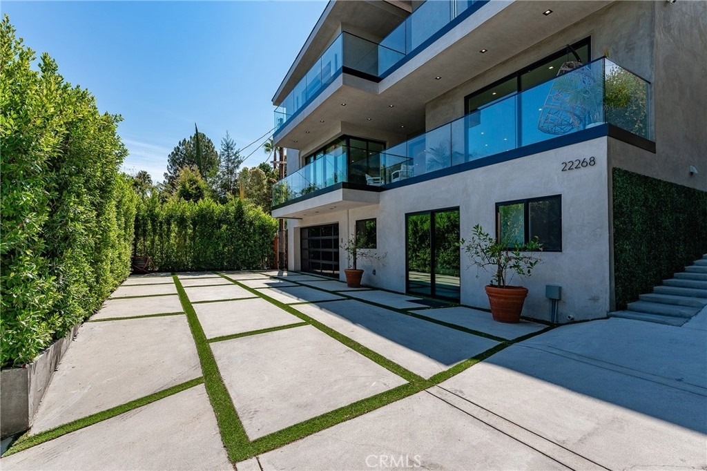 22268 Avenue San Luis - Photo 0