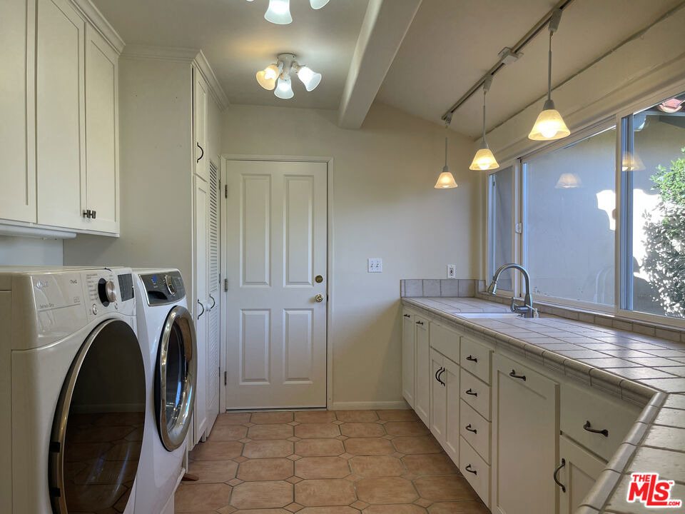 10723 Stradella Court - Photo 11