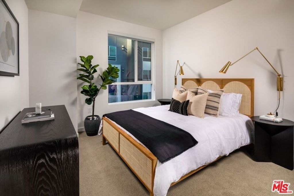 1120 W 6th Street - Photo 6