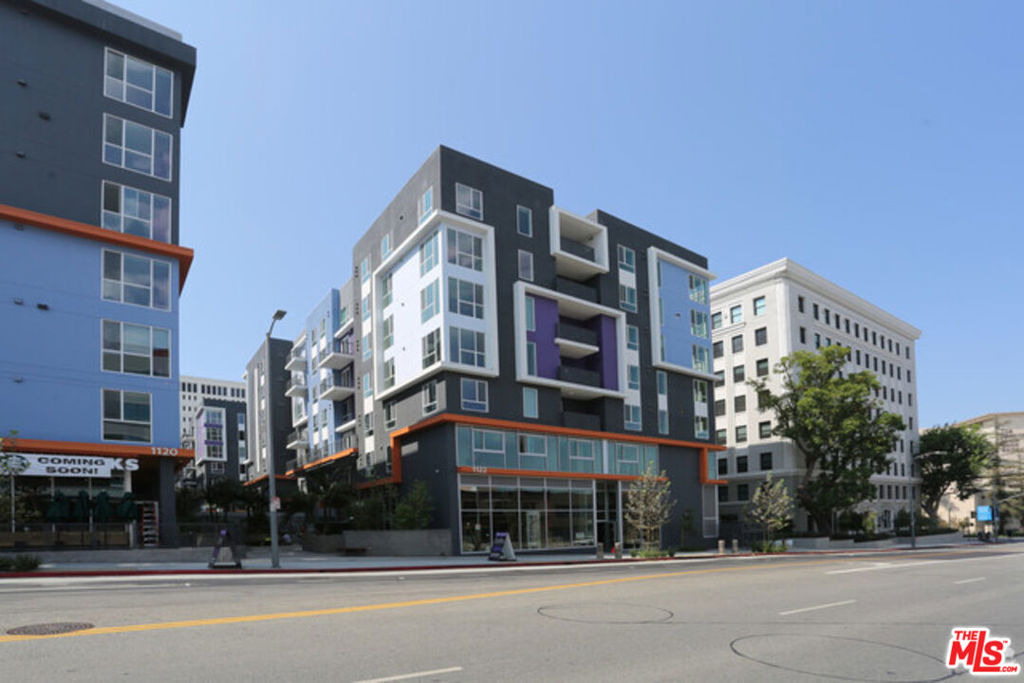 1120 W 6th Street - Photo 0