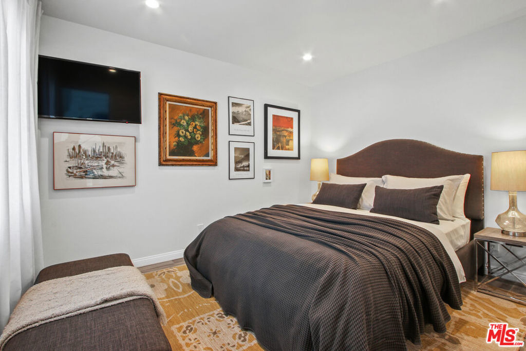 6438 Rhea Avenue - Photo 4