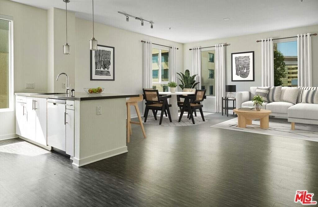 1120 W 6th Street - Photo 5