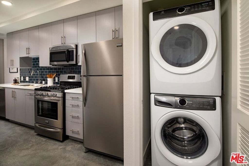 1120 W 6th Street - Photo 7