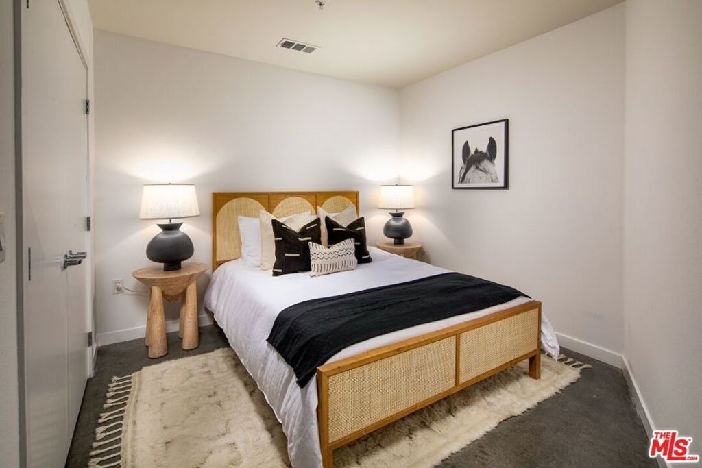 1120 W 6th Street - Photo 10