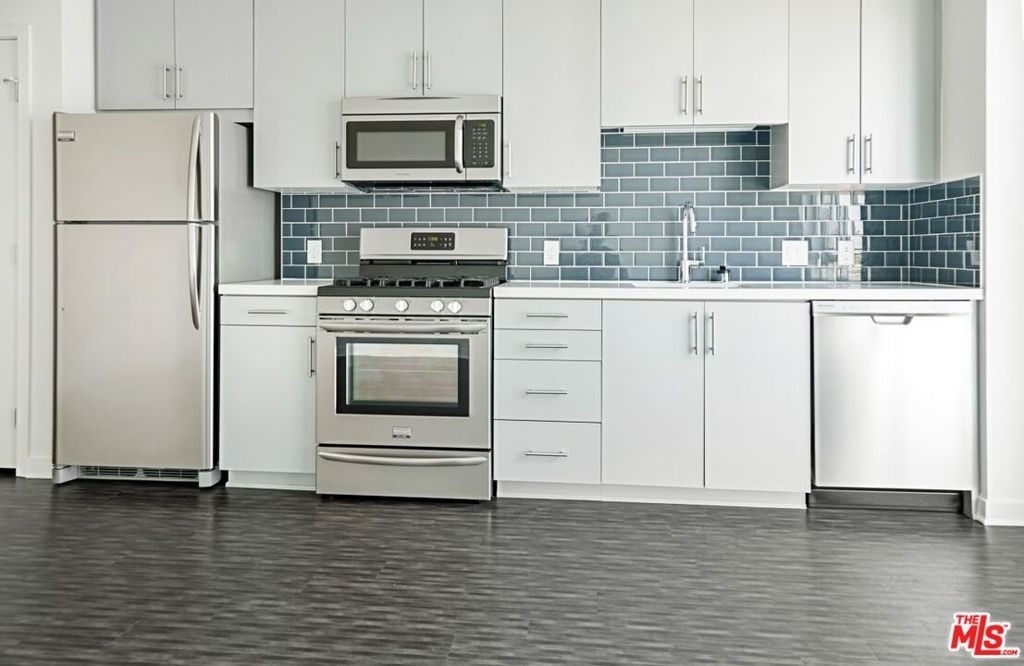 1120 W 6th Street - Photo 13