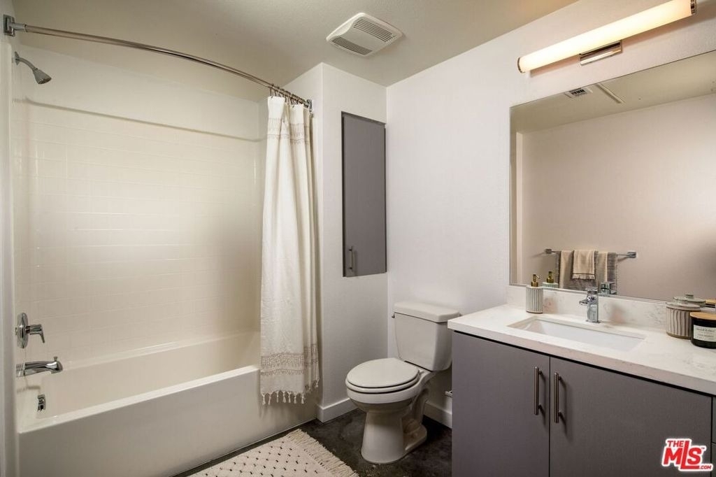 1120 W 6th Street - Photo 12