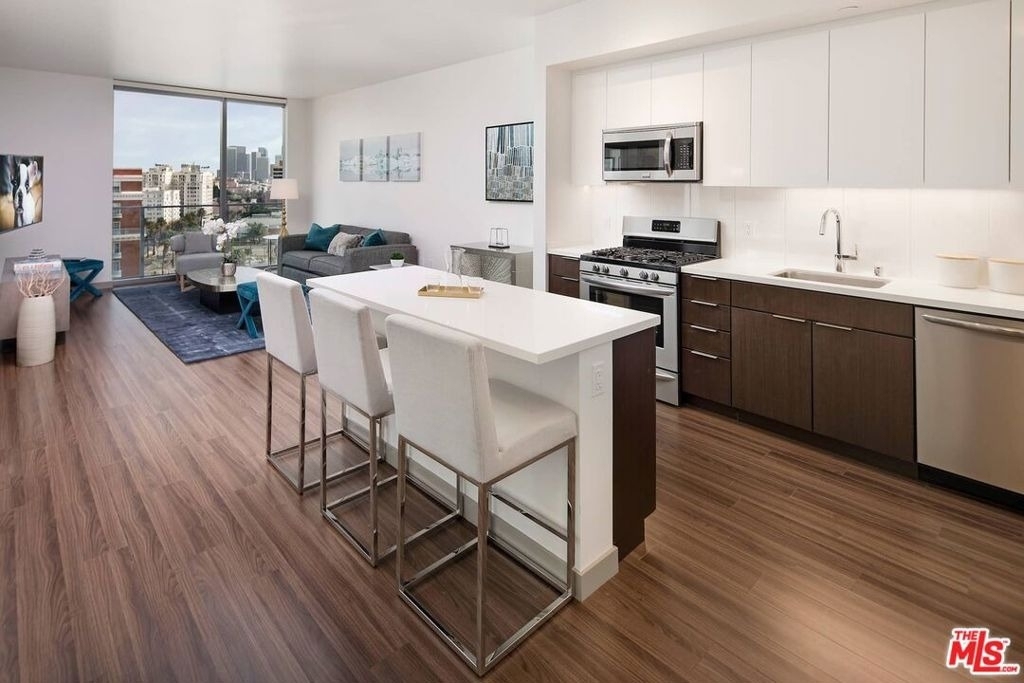 3033 Wilshire Boulevard - Photo 15