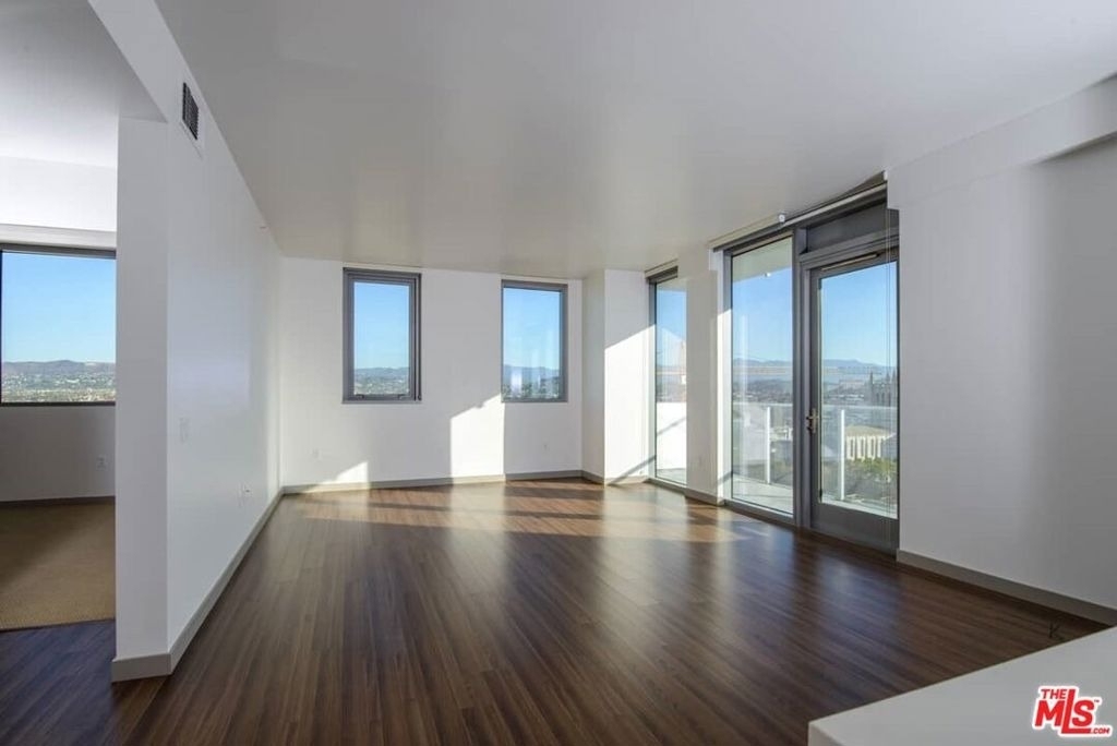 3033 Wilshire Boulevard - Photo 5