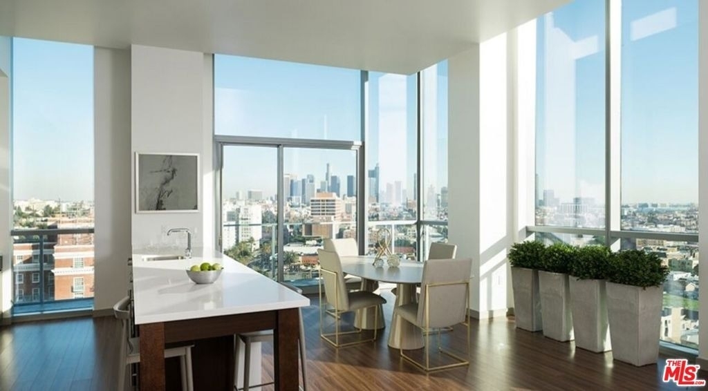 3033 Wilshire Boulevard - Photo 2