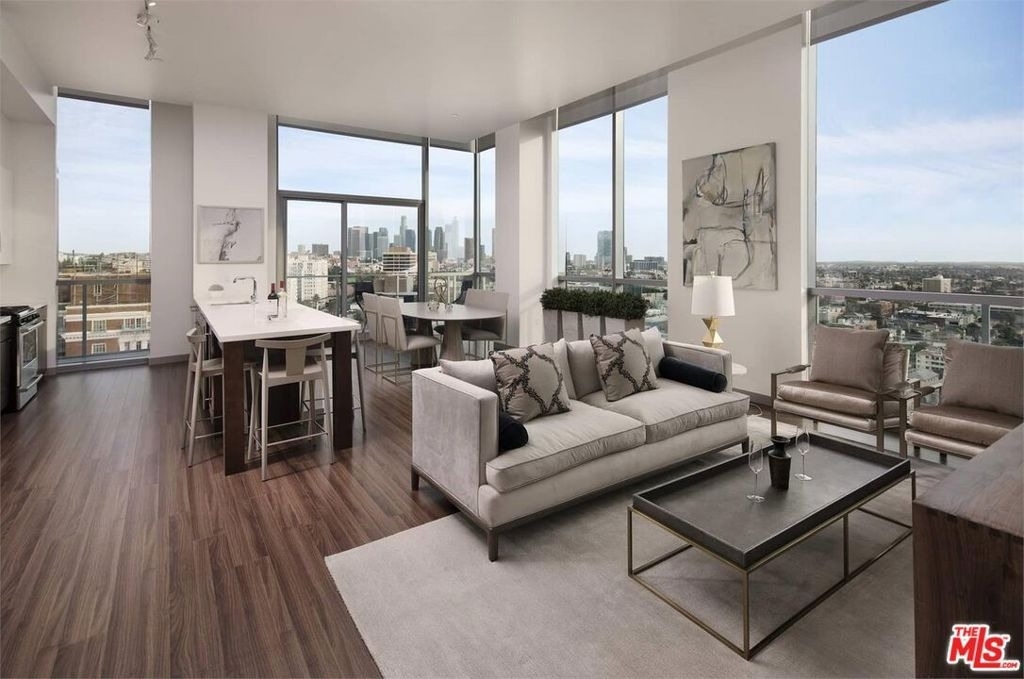 3033 Wilshire Boulevard - Photo 4