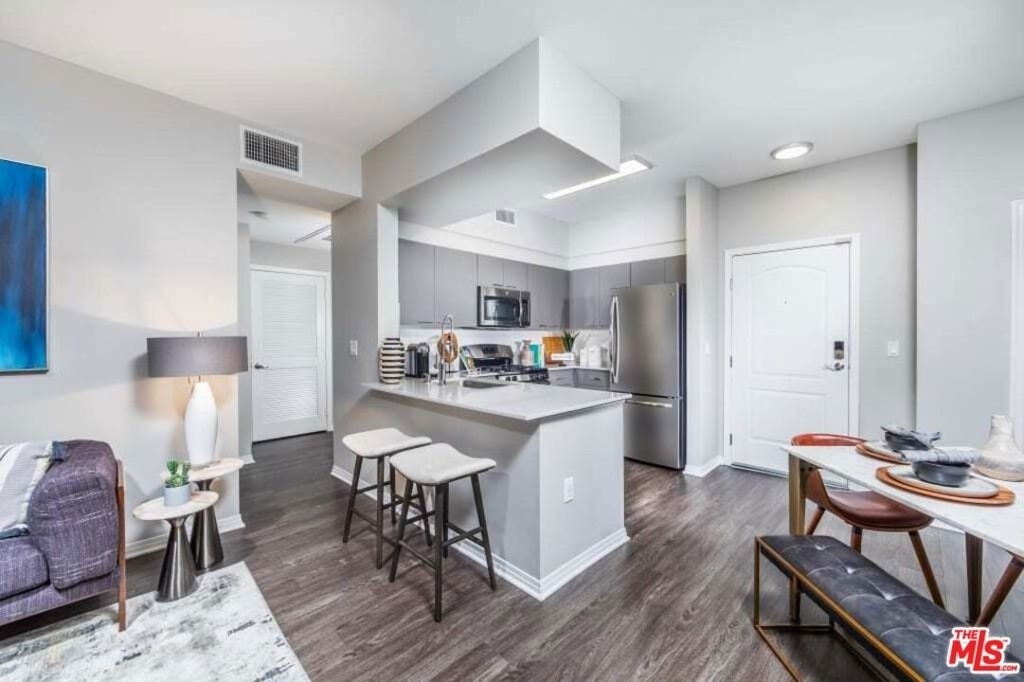 3033 Wilshire Boulevard - Photo 11
