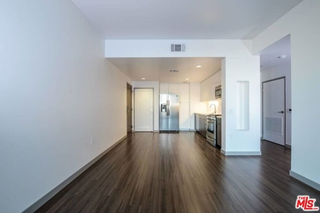 3033 Wilshire Boulevard - Photo 4