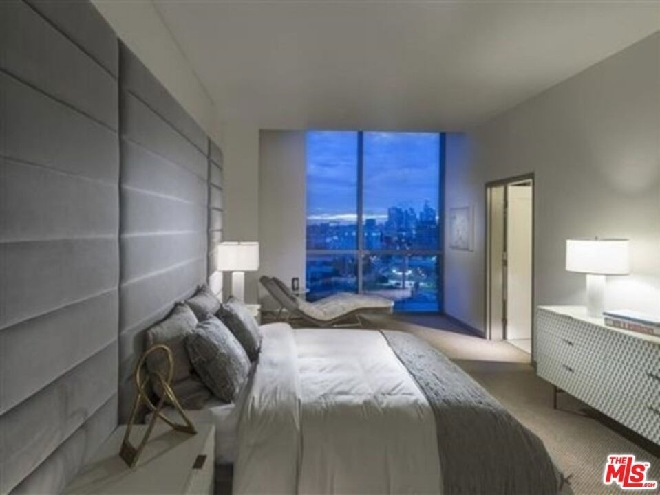 3033 Wilshire Boulevard - Photo 6