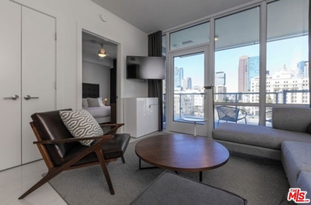 3033 Wilshire Boulevard - Photo 9