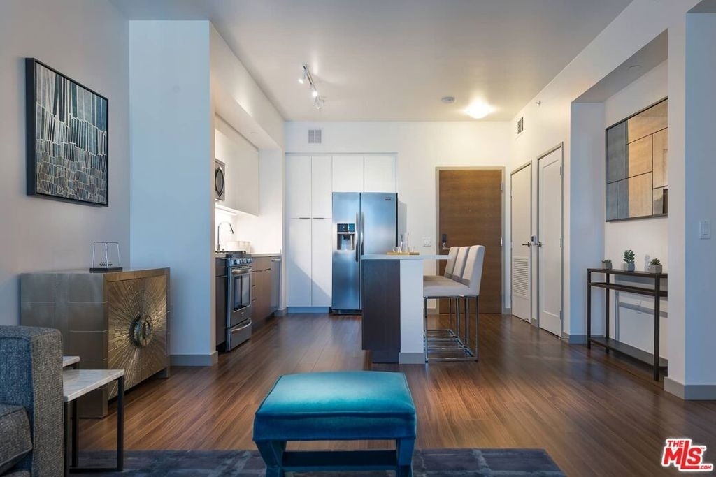 3033 Wilshire Boulevard - Photo 5